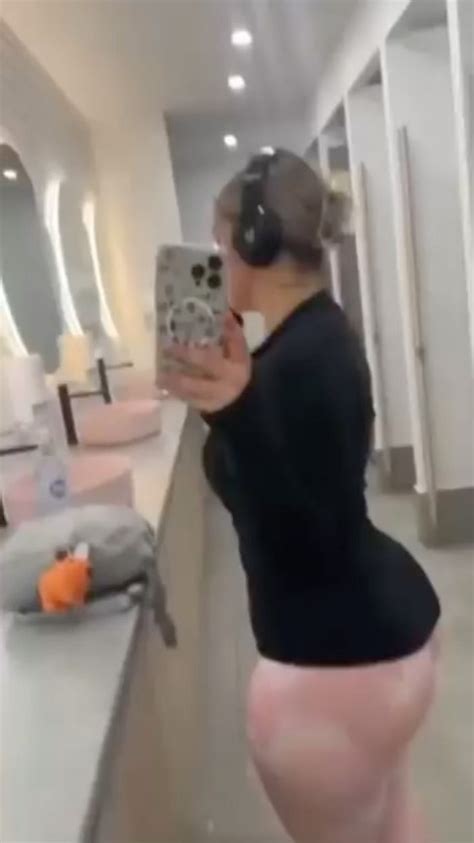 𝒮 𝒻𝒾𝓎𝒶𝒶 ℬ𝒶𝒷𝓎 (@ssafiyaax) • Instagram photos and videos.